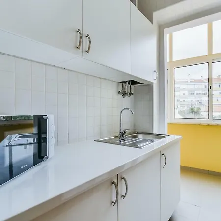Cool 2 Bedroom Near Belem Apartment Lissabon